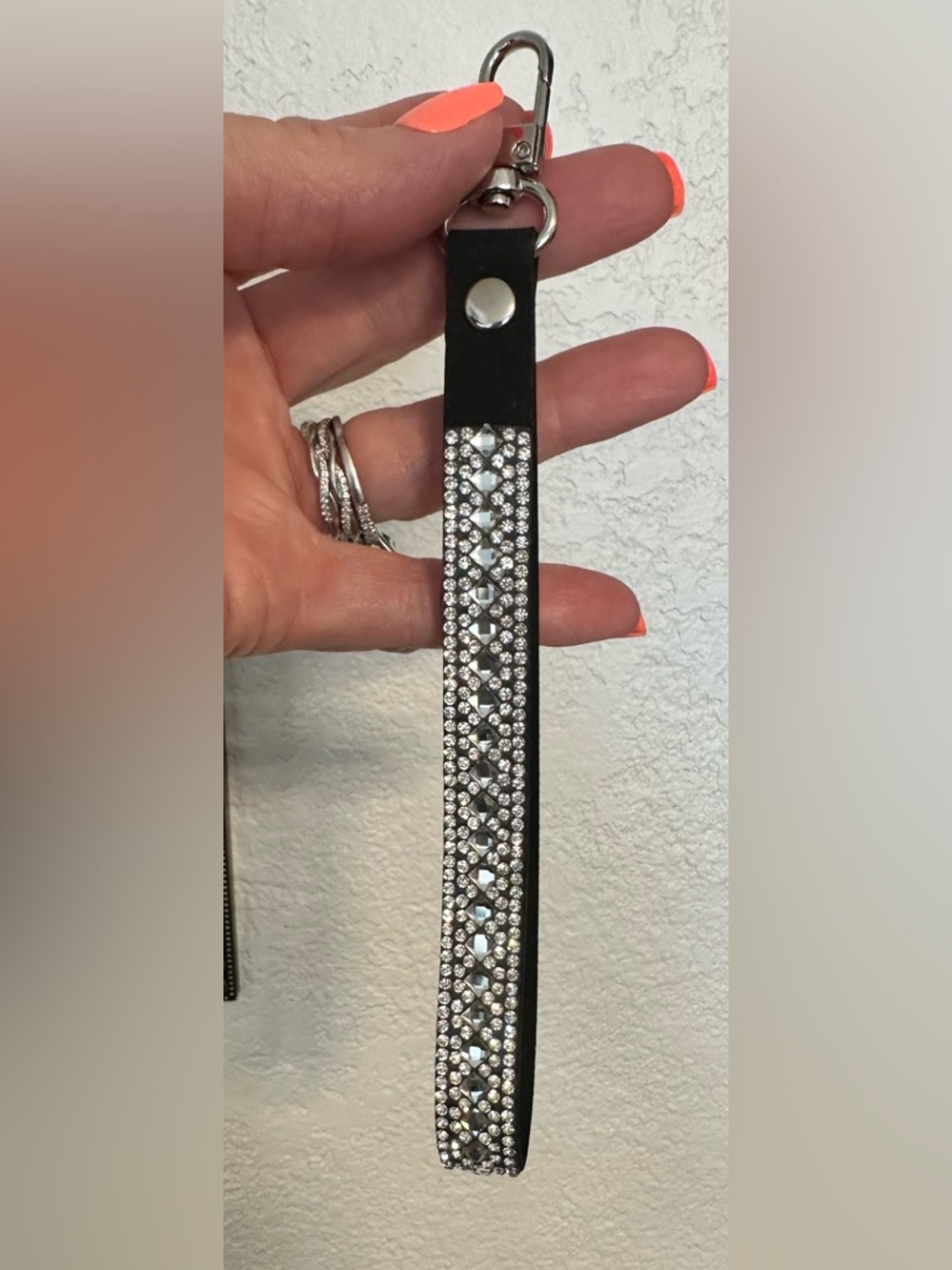 NWOT! Jacqueline Kent Crystal Embellished Black Wristlet Keychain - Picture 5 of 5